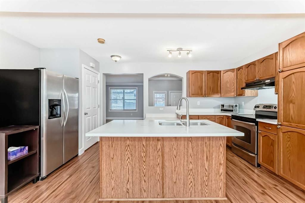 31 Coventry Road NE, Calgary — photo 4 of 47