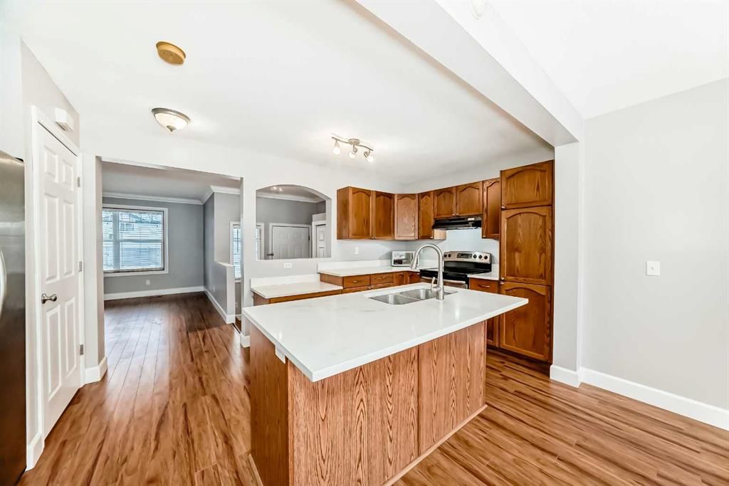 31 Coventry Road NE, Calgary — photo 5 of 47