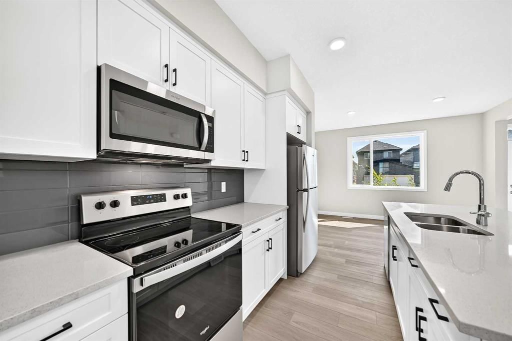 619 Savanna Crescent NE, Calgary — photo 5 of 47
