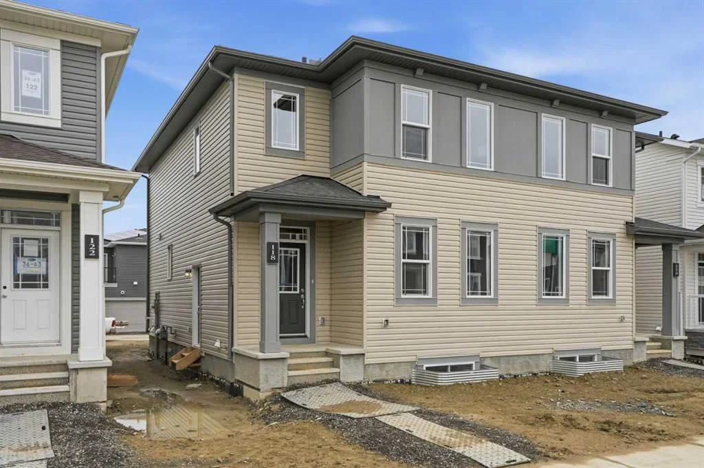 29 Yorkstone Gardens SW, Calgary — photo 2 of 33