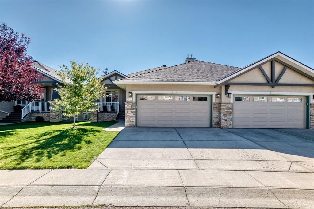 15 Discovery Woods Villas SW, Calgary — main listing photo