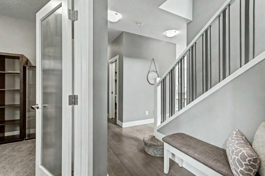 15 Sundown Way, Cochrane — photo 3 of 42