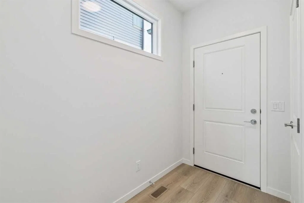 186 Aquila Grove NW, Calgary — photo 3 of 29