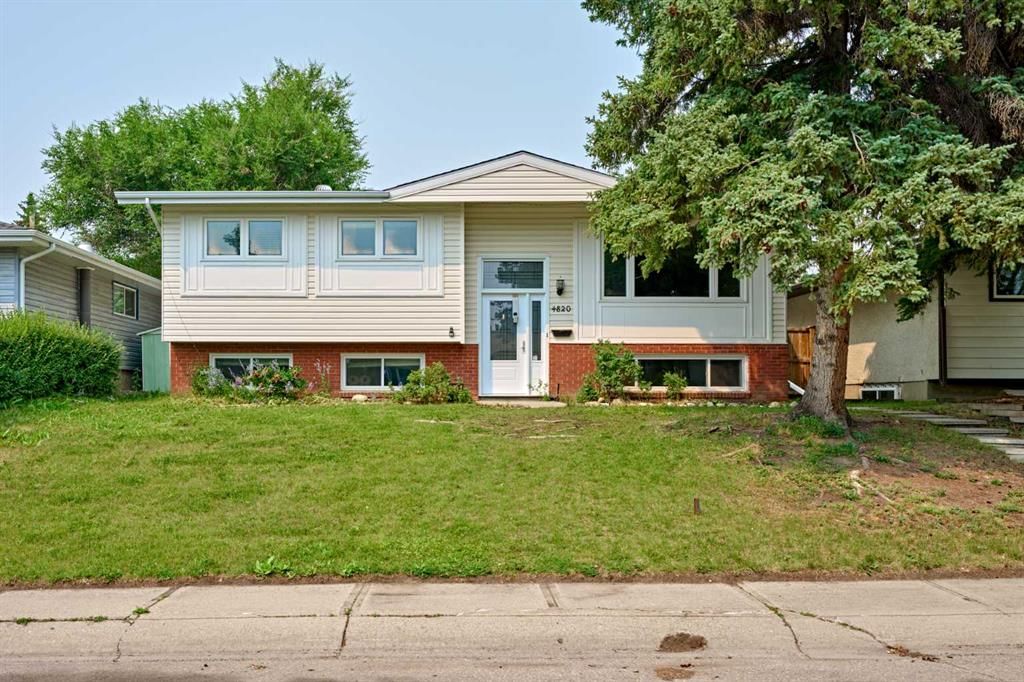 4820 49 Avenue NW, Calgary — main listing photo