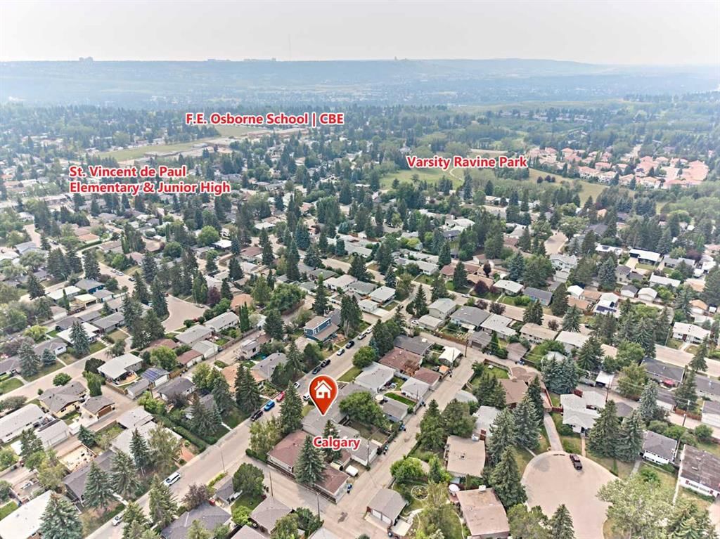 4820 49 Avenue NW, Calgary — photo 3 of 45