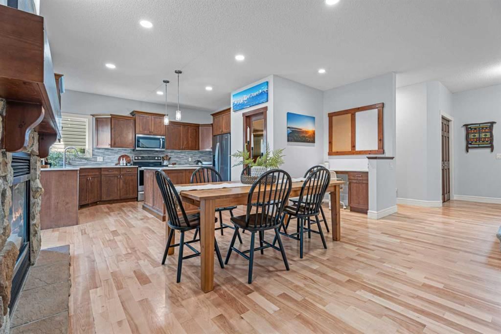 295 Aspen Hills Close SW, Calgary — photo 4 of 50