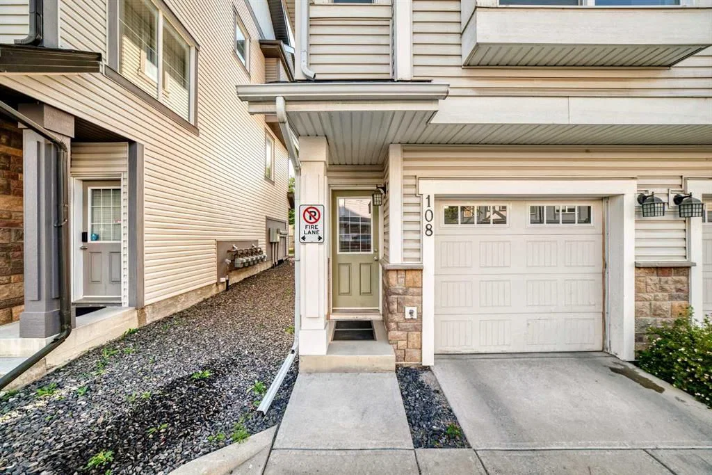 108 New Brighton Point SE, Calgary — photo 2 of 49