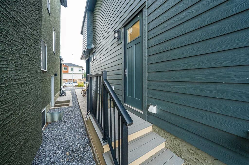92 Walcrest View SE, Calgary — photo 3 of 50