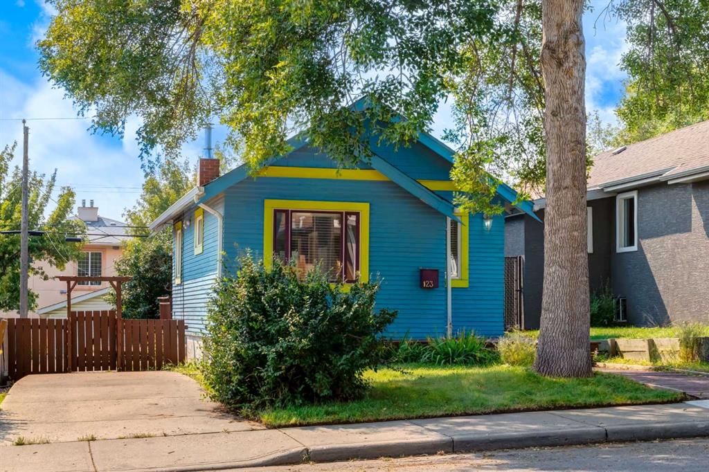 123 30 Avenue NW, Calgary — photo 2 of 30