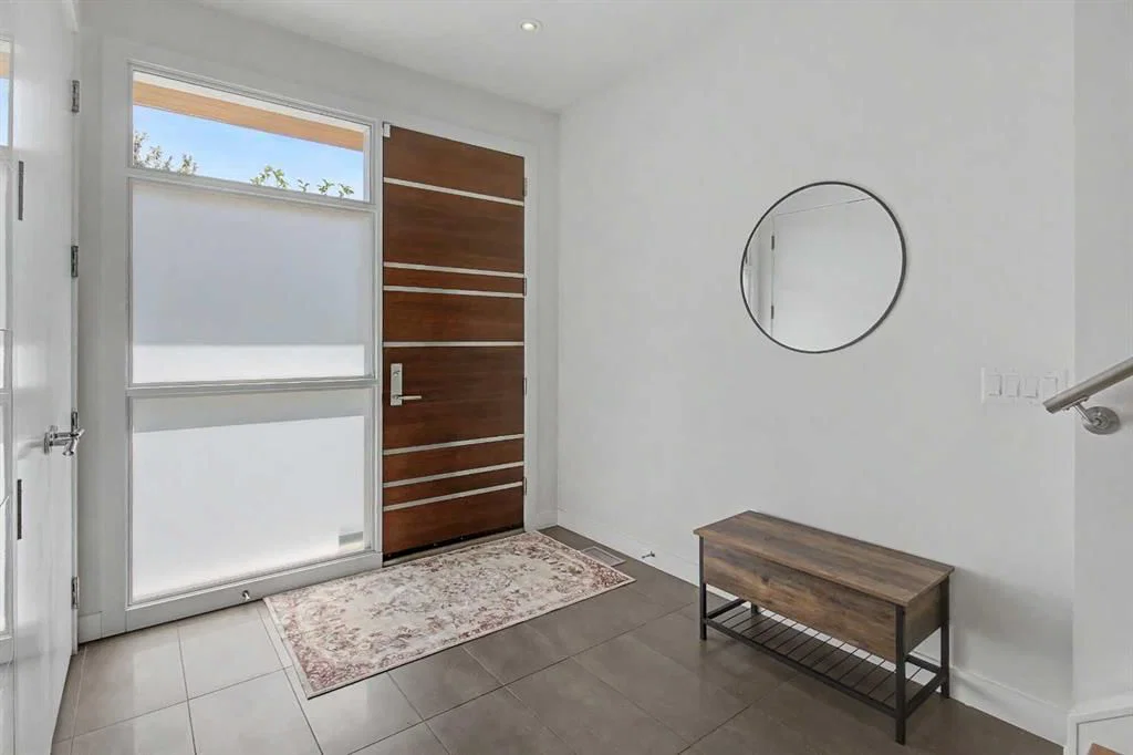 2820 12 Avenue NW, Calgary — photo 3 of 48