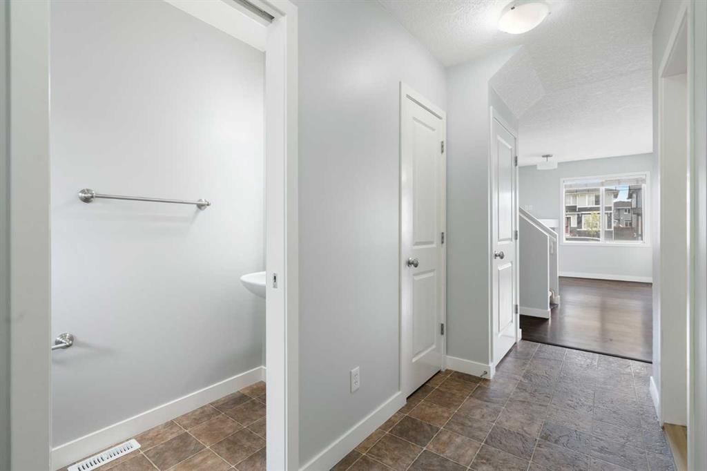 118, 413 River Avenue, Cochrane — photo 5 of 34