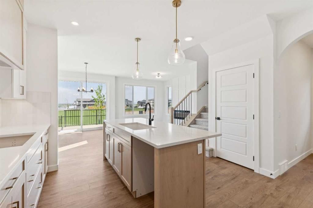 434 Bighorn Avenue SW, Calgary — photo 5 of 38