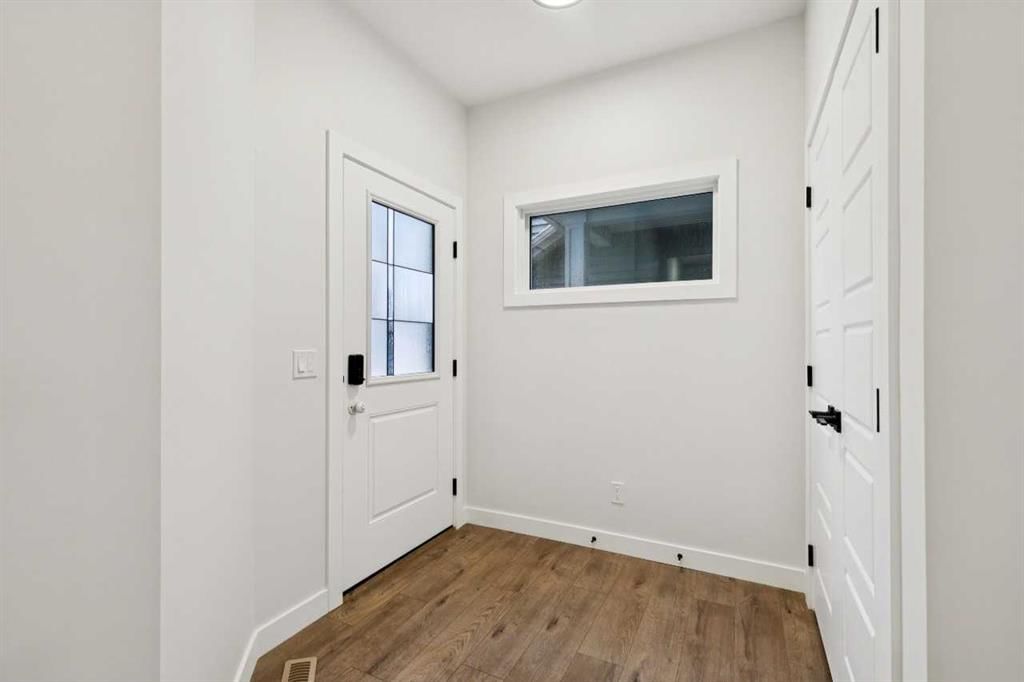 210 Sora Way SE, Calgary — photo 3 of 43