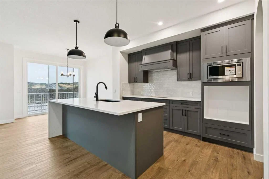 210 Sora Way SE, Calgary — photo 4 of 43