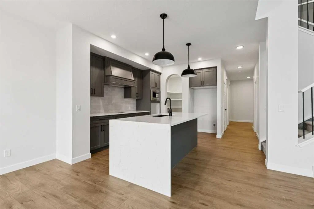 210 Sora Way SE, Calgary — photo 5 of 43