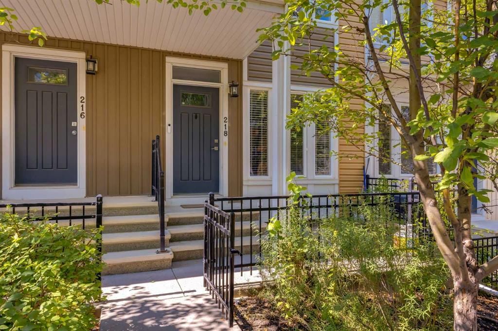 218 Auburn Bay Square SE, Calgary — photo 4 of 35