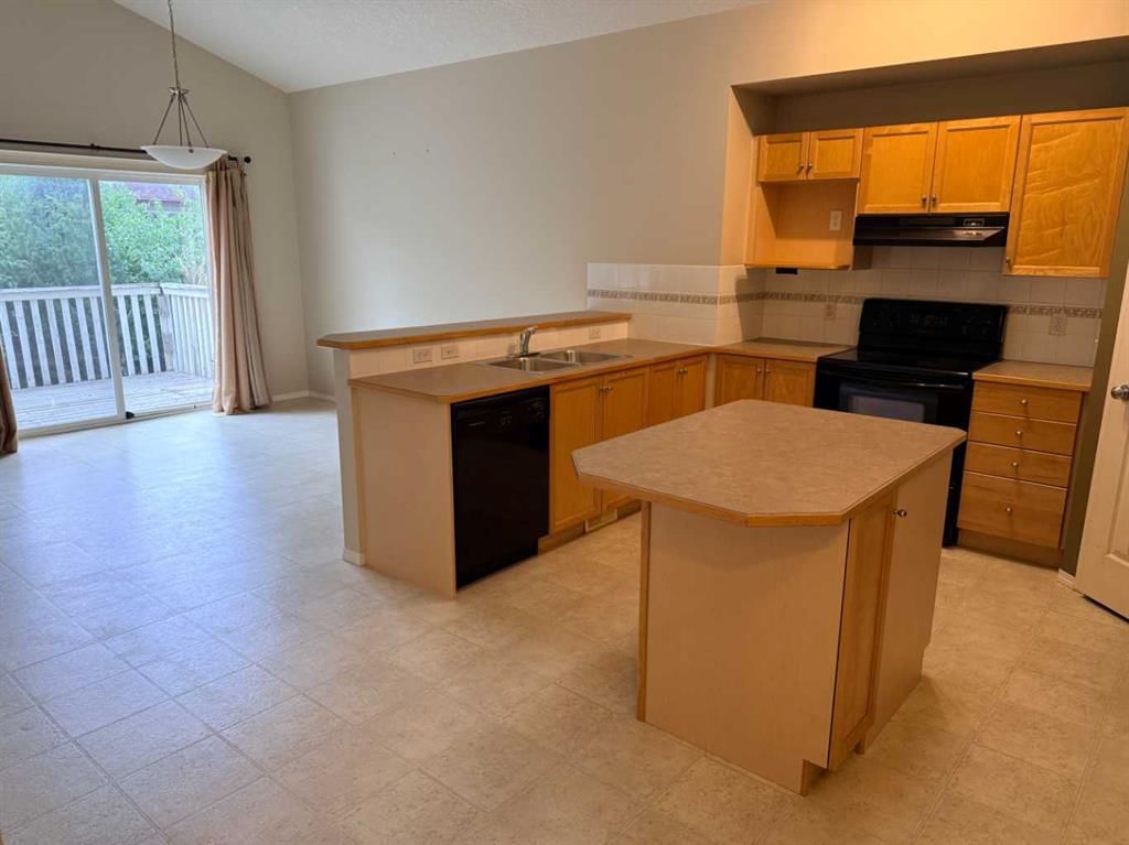 61 Everwoods Close SW, Calgary — photo 2 of 15