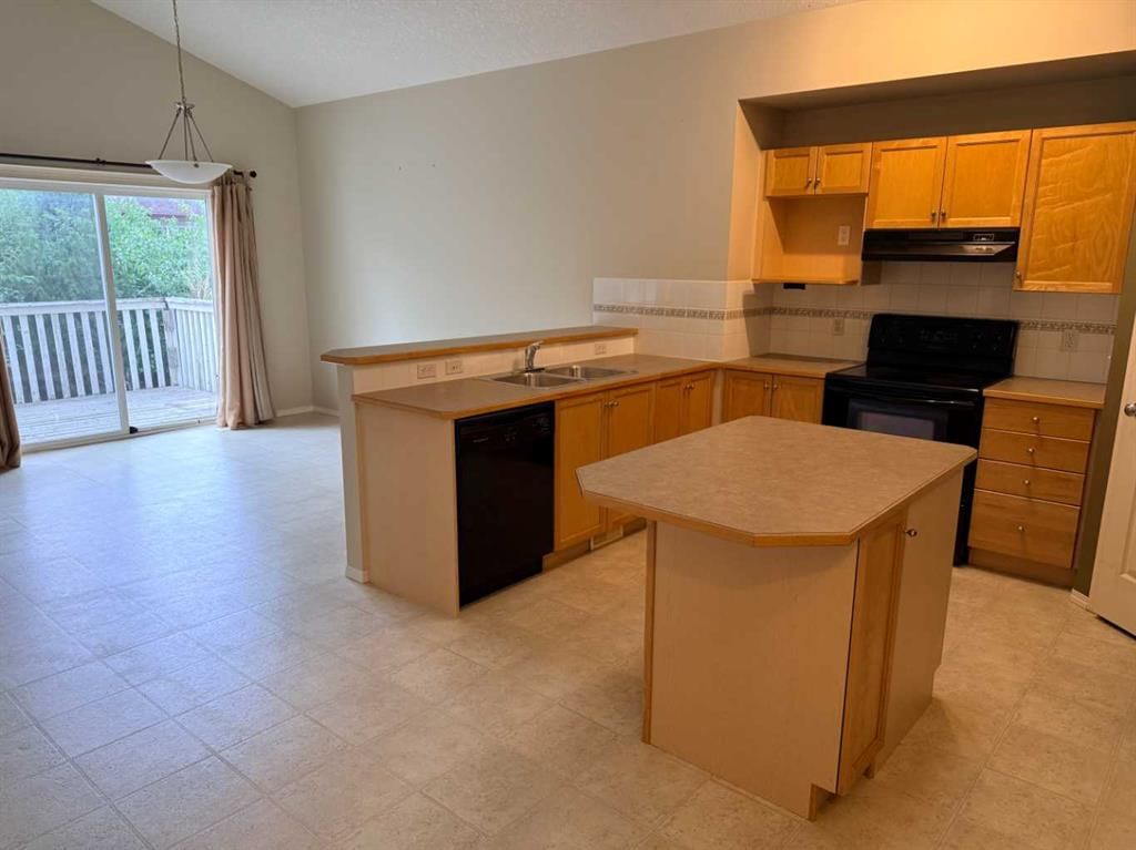 61 Everwoods Close SW, Calgary — photo 3 of 15