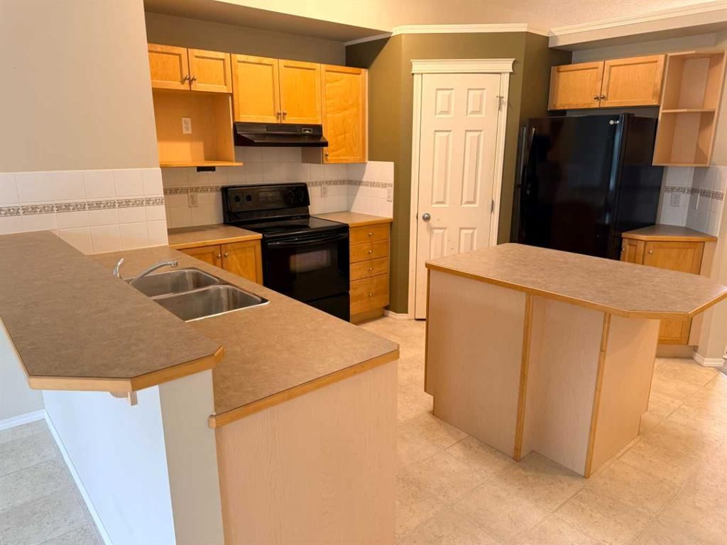 61 Everwoods Close SW, Calgary — photo 4 of 15