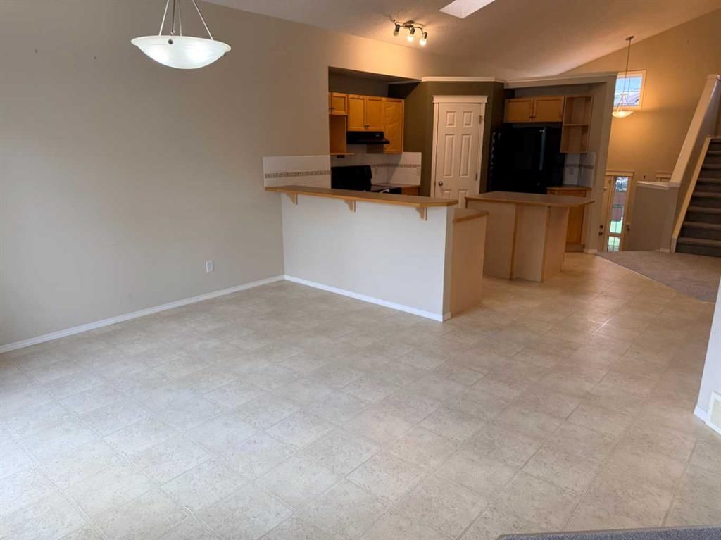 61 Everwoods Close SW, Calgary — photo 5 of 15