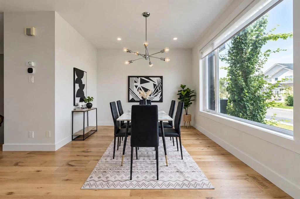 225 33 Avenue NE, Calgary — photo 3 of 50