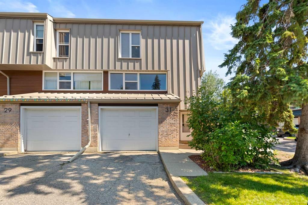 31 Brae Glen Court SW, Calgary — main listing photo