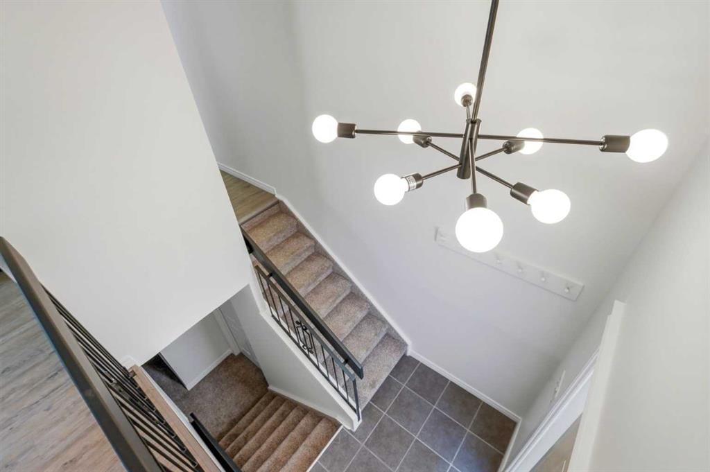 237 Sabrina Way SW, Calgary — photo 4 of 28