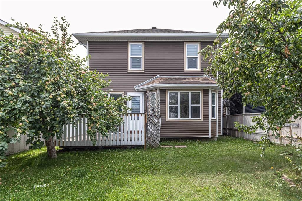 769 Coral Springs Boulevard NE, Calgary — photo 5 of 39