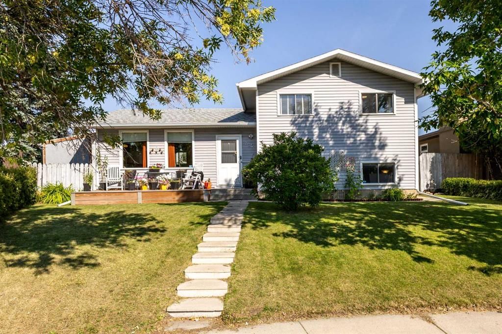 204 Rundleridge Drive NE, Calgary — main listing photo