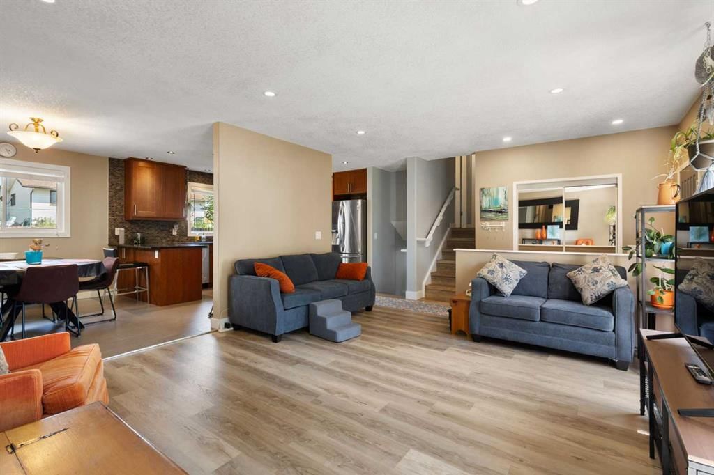 204 Rundleridge Drive NE, Calgary — photo 5 of 44