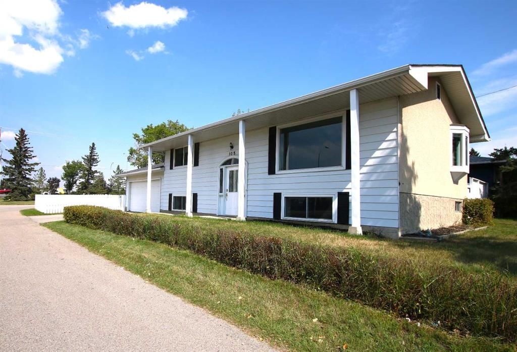 108 Flett Drive NE, Airdrie — home for sale