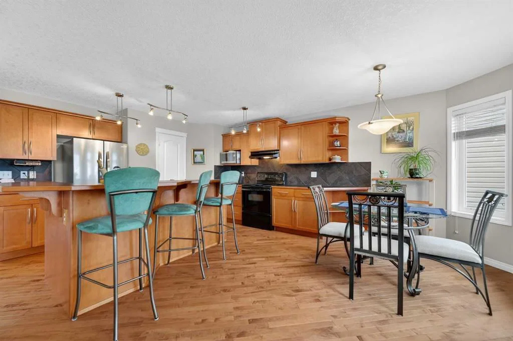 35 Rockyledge Rise NW, Calgary — photo 3 of 44