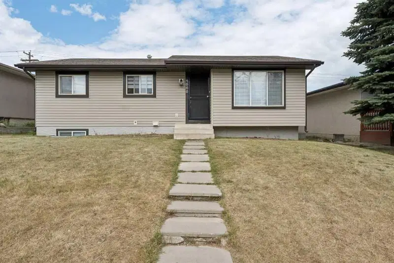 4666 marbank Drive, Calgary — main listing photo