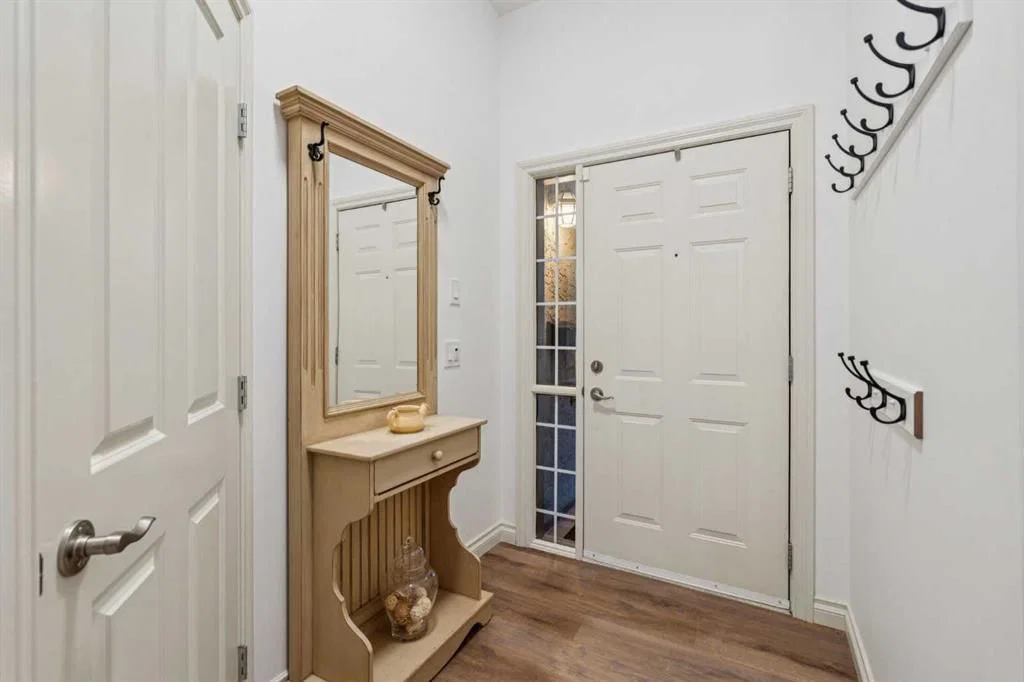 286 Palisbriar Park SW, Calgary — photo 3 of 43