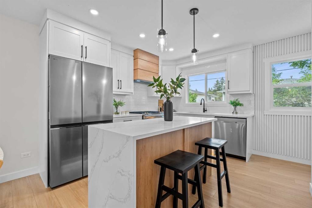 3020 15 Avenue SW, Calgary — main listing photo