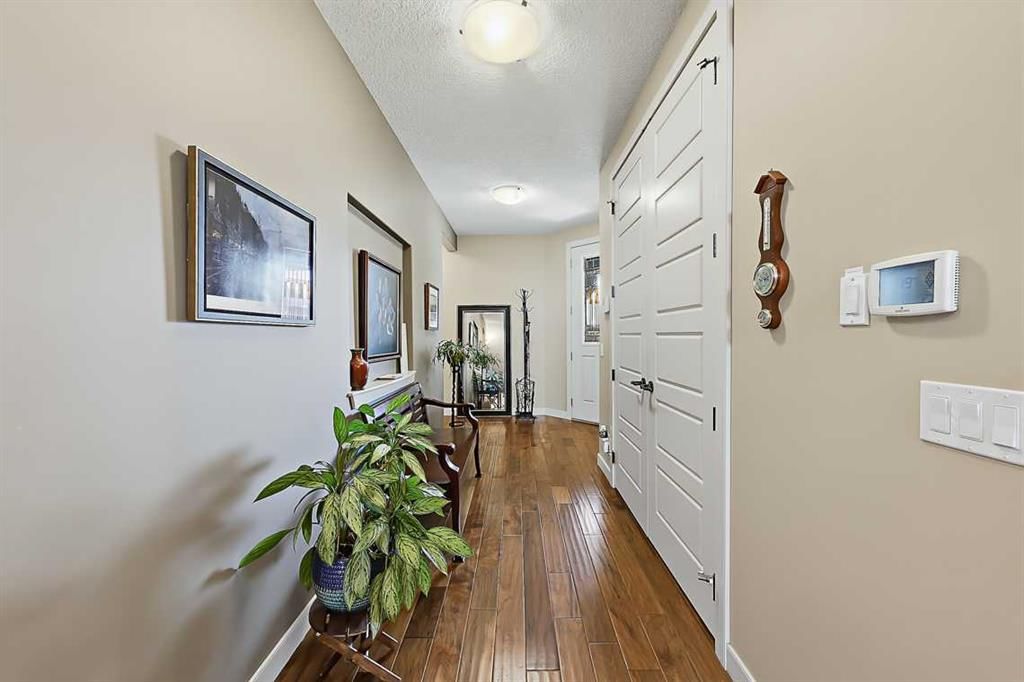1906 High Park Circle NW, High River — photo 2 of 40