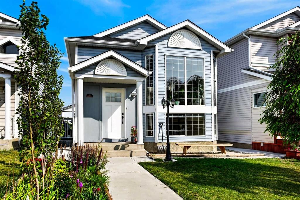 8079 Laguna Way NE, Calgary — photo 2 of 49