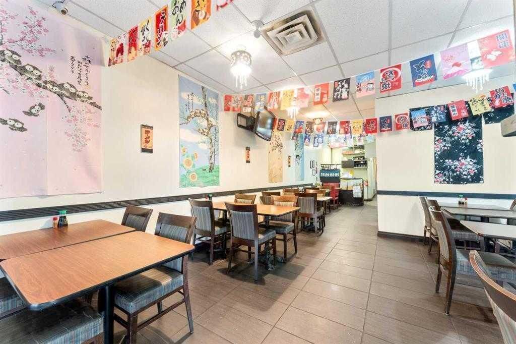 920 36 Street NE, Calgary — main listing photo