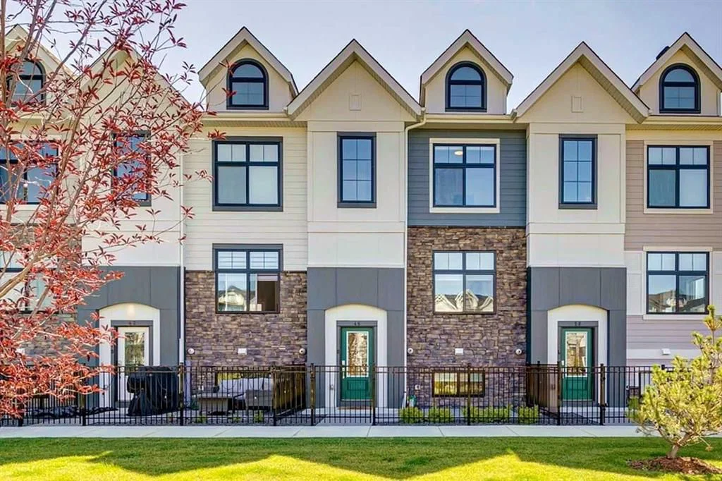 46 Les Jardins Park SE, Calgary — main listing photo