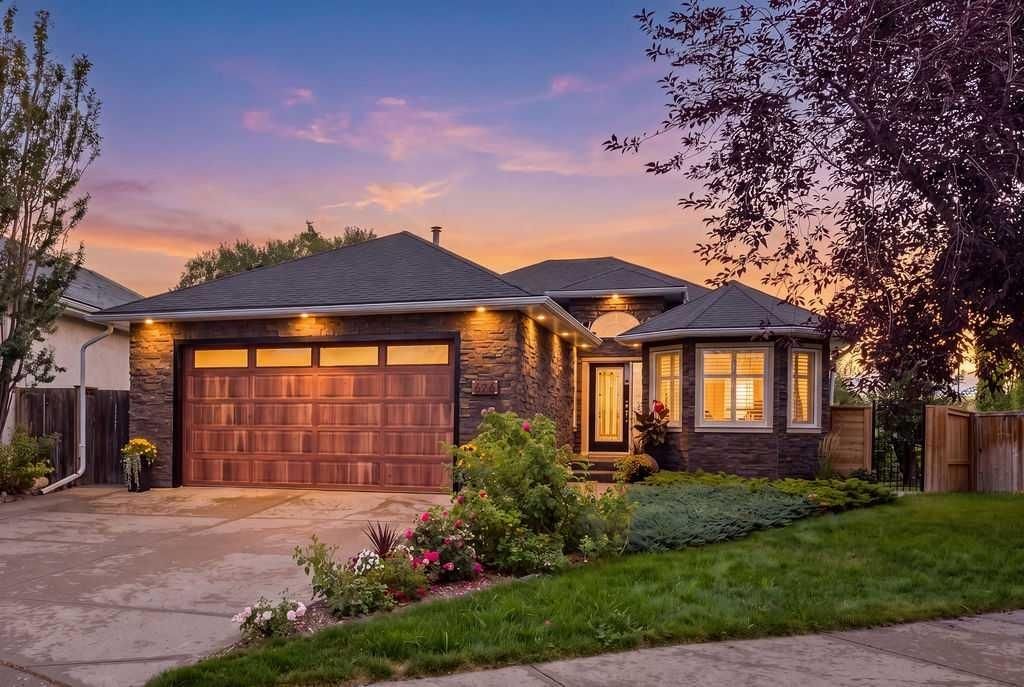 626 Schubert Place NW, Calgary — main listing photo