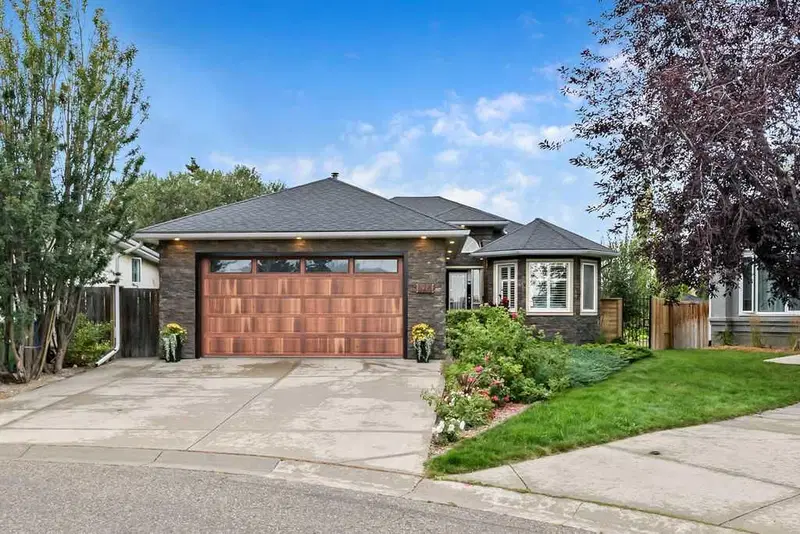 626 Schubert Place NW, Calgary — photo 3 of 50