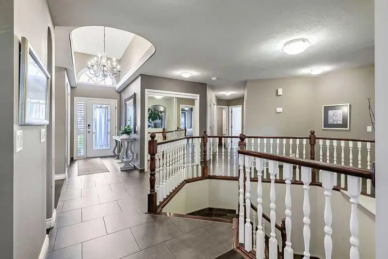 626 Schubert Place NW, Calgary — photo 5 of 50