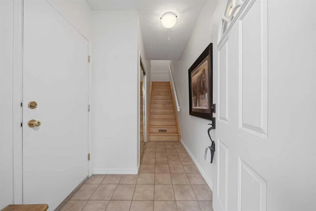 68 Patina Point SW, Calgary — photo 5 of 38