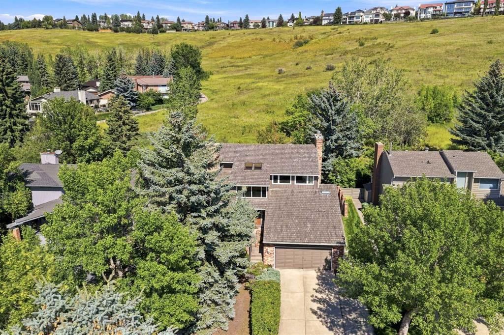952 Edgemont Road NW, Calgary — photo 2 of 50