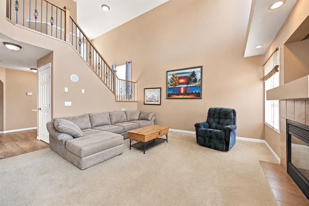 230 Panamount Grove NW, Calgary — photo 4 of 38