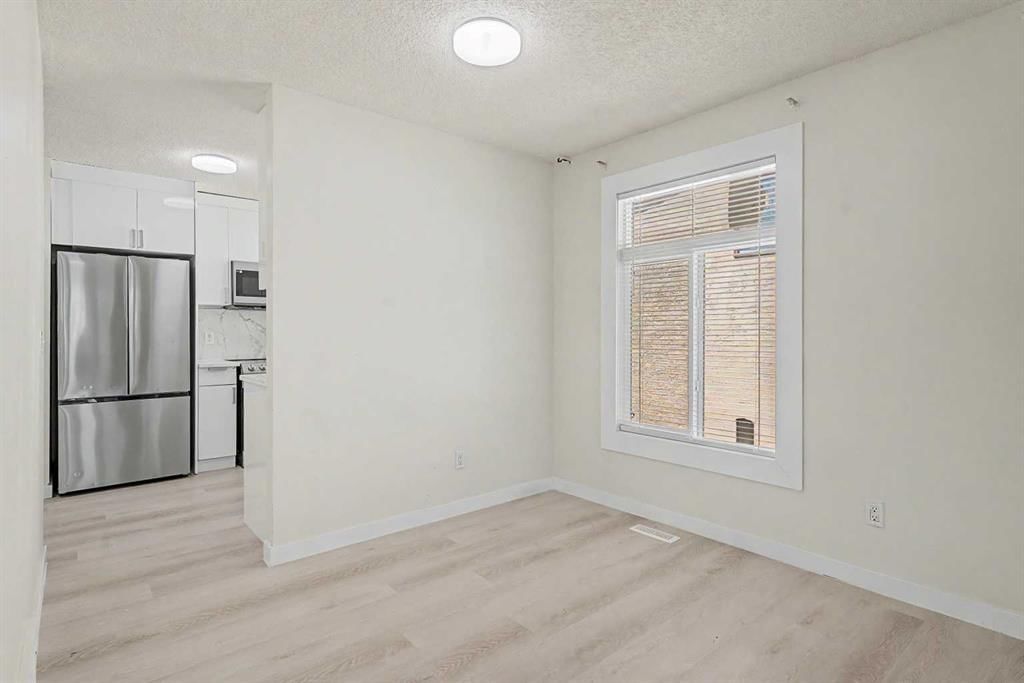 5615 temple Drive NE, Calgary — photo 5 of 33