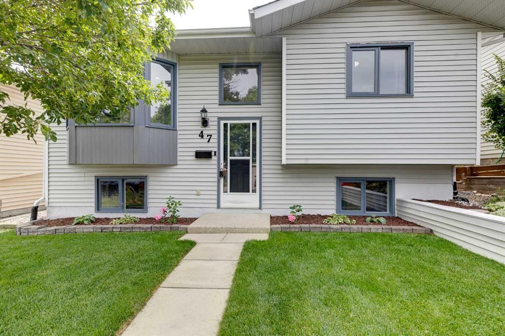 47 Macewan Meadow Link NW, Calgary — photo 2 of 34