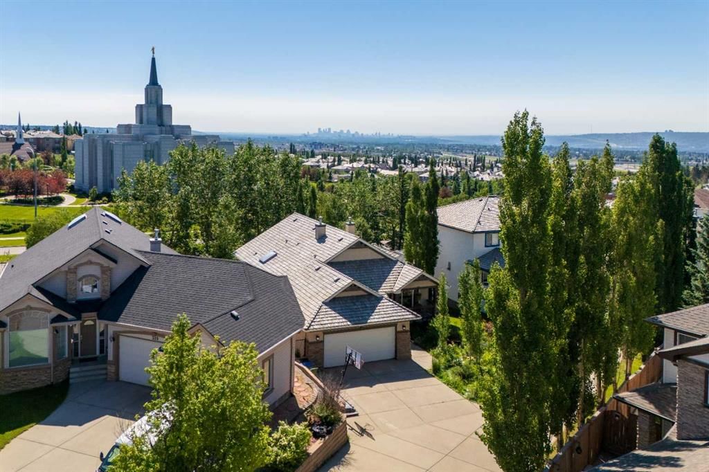 315 Rocky Ridge Bay NW, Calgary — main listing photo