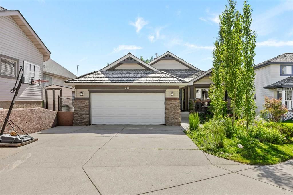 315 Rocky Ridge Bay NW, Calgary — photo 2 of 47