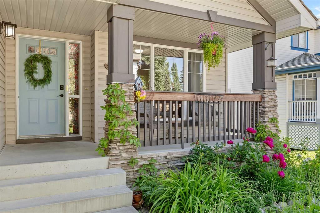 315 Rocky Ridge Bay NW, Calgary — photo 4 of 47